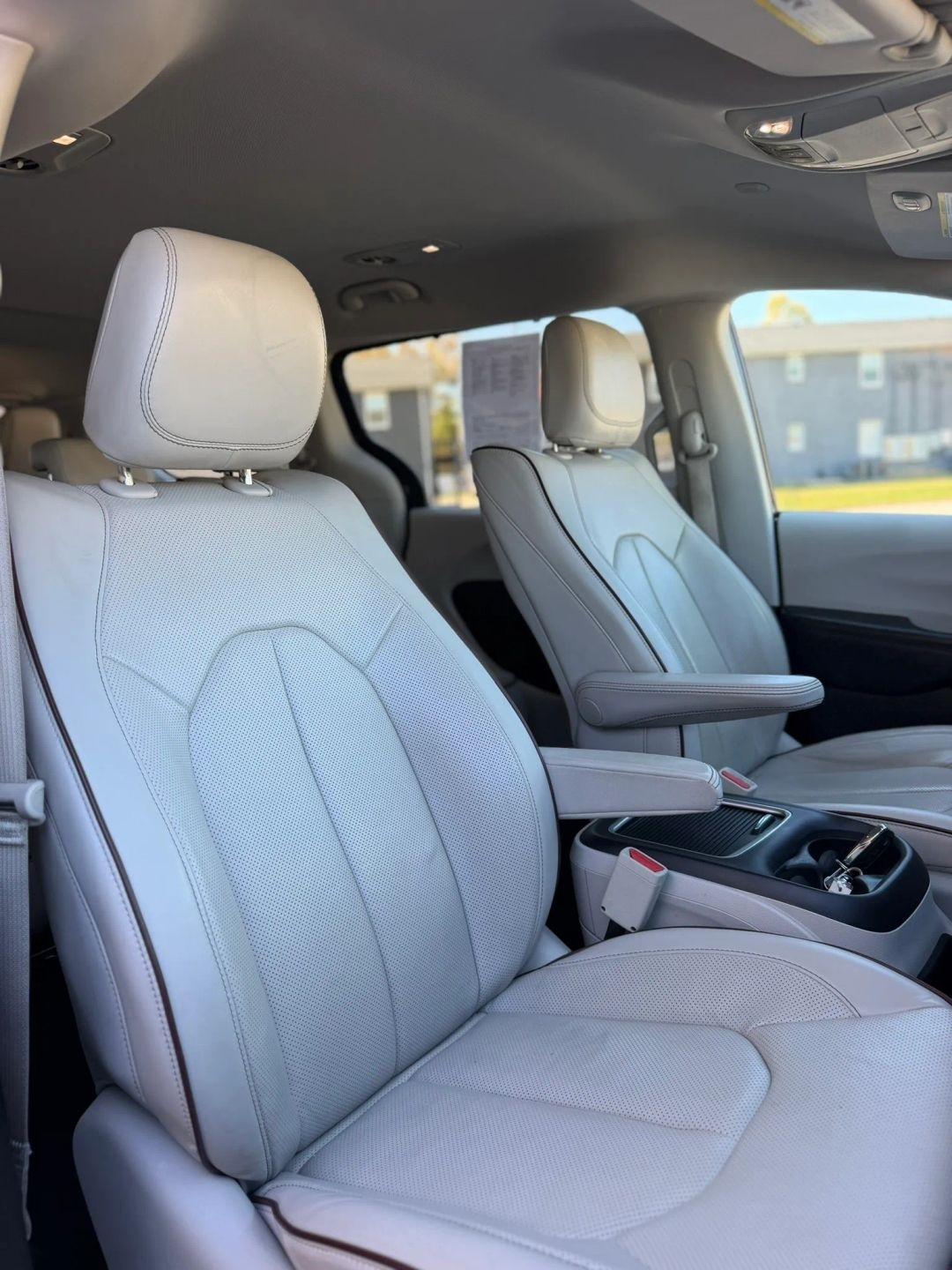 Chrysler Pacifica Limited FWD 2017