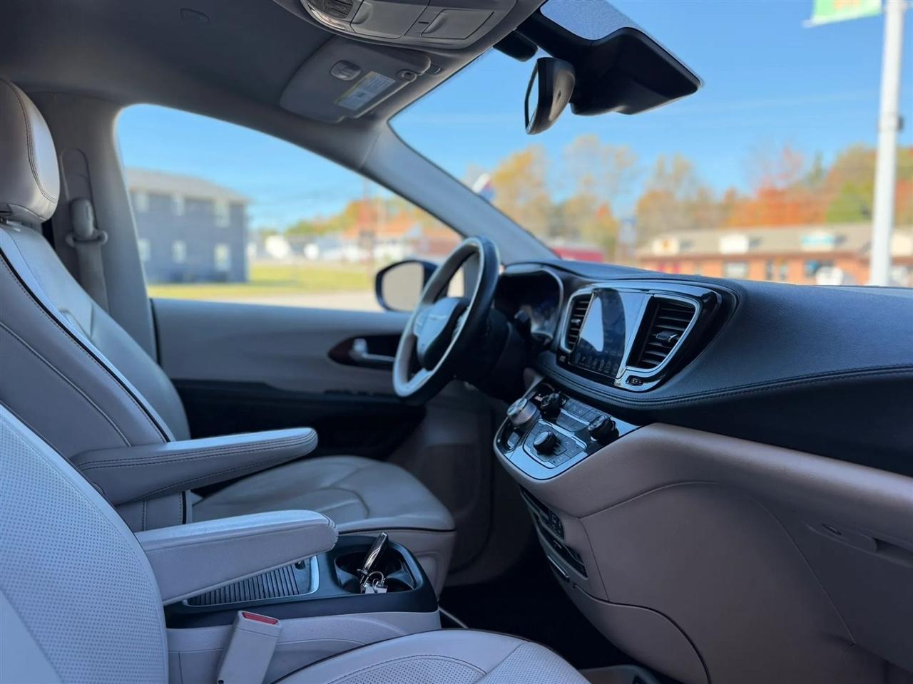 Chrysler Pacifica Limited FWD 2017