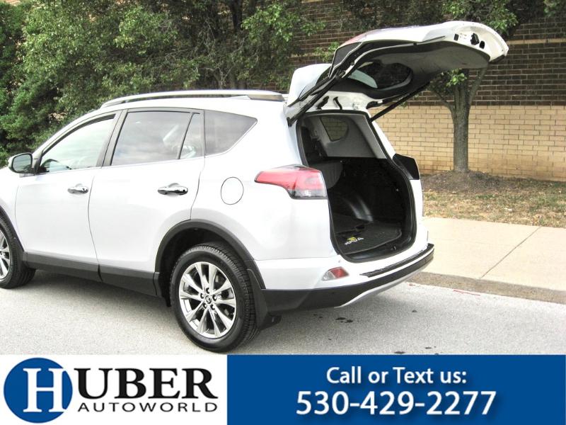 Toyota RAV4 Limited AWD 2017
