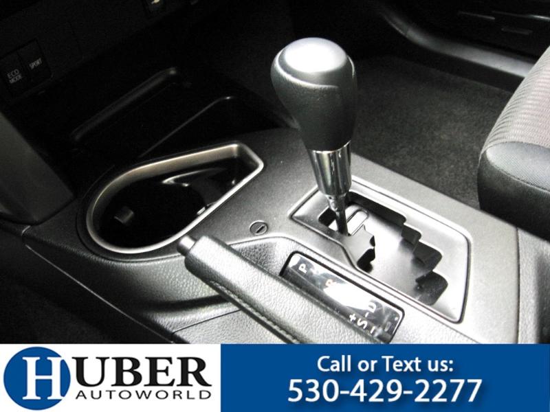 Toyota RAV4 LE FWD 2018