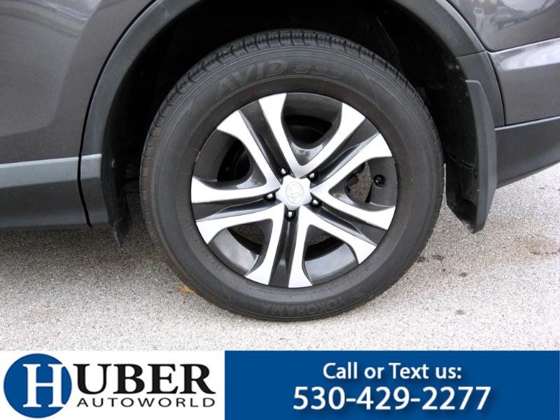 Toyota RAV4 LE FWD 2018