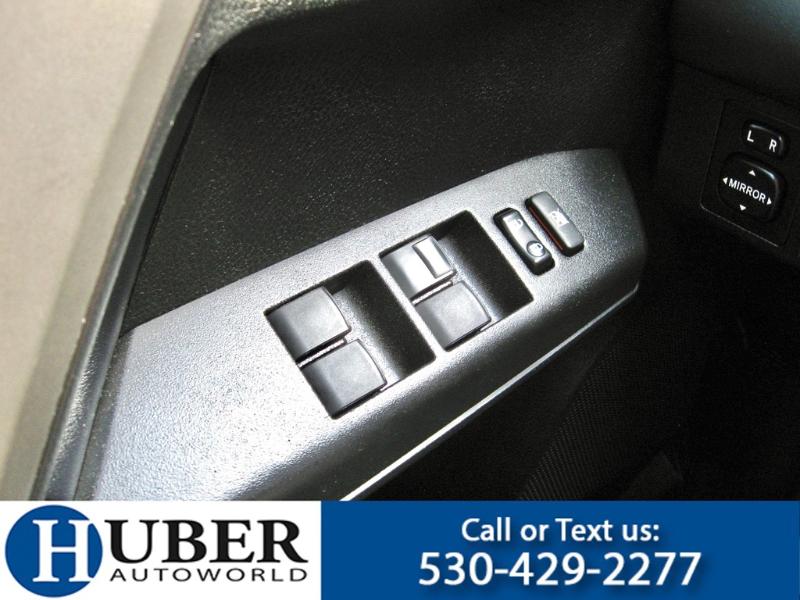 Toyota RAV4 LE FWD 2018