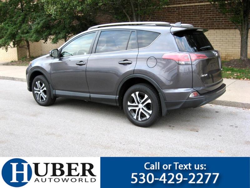 Toyota RAV4 LE FWD 2018