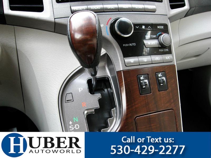 Toyota Venza XLE V6 AWD 2012