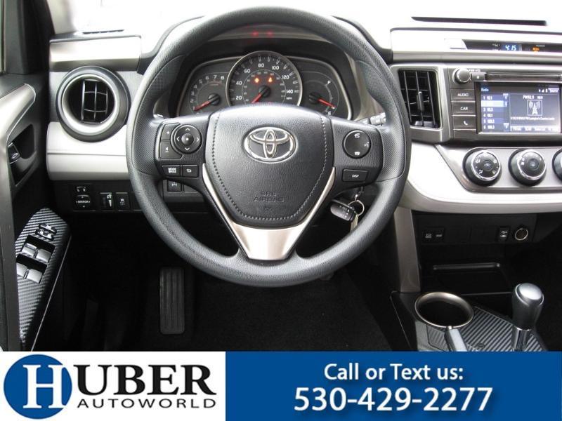 Toyota RAV4 LE AWD 2015