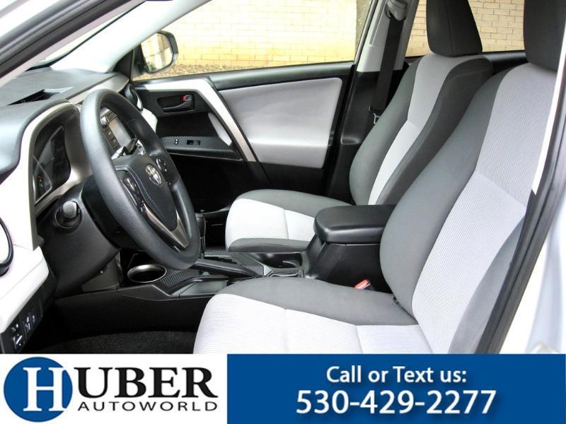 Toyota RAV4 LE AWD 2015