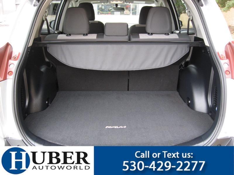 Toyota RAV4 LE AWD 2015