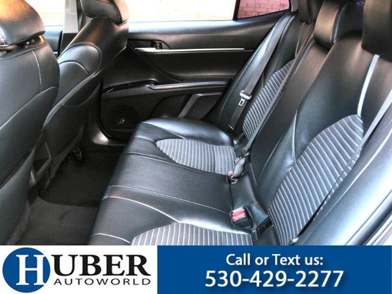 Toyota Camry SE 2019