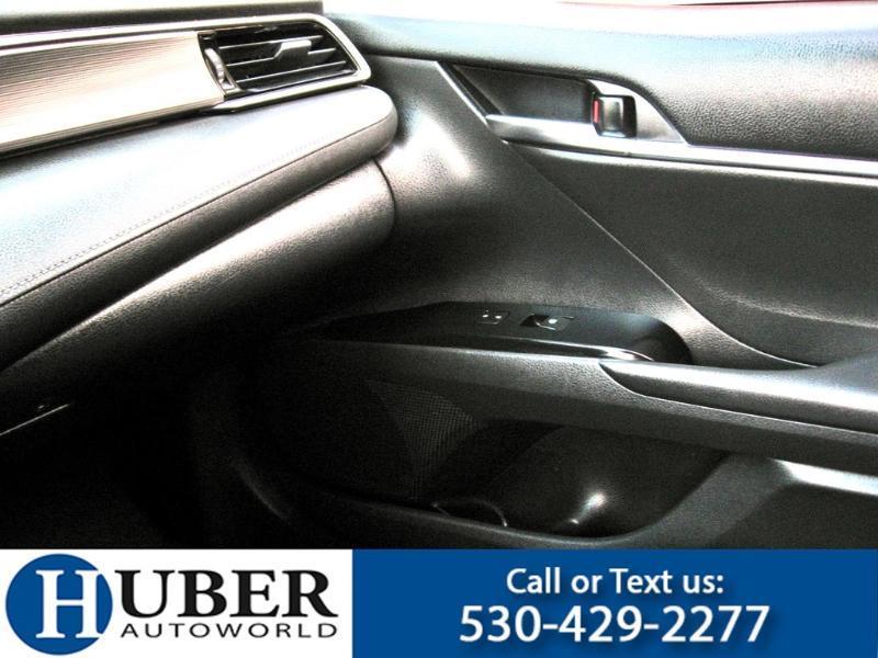 Toyota Camry SE 2019