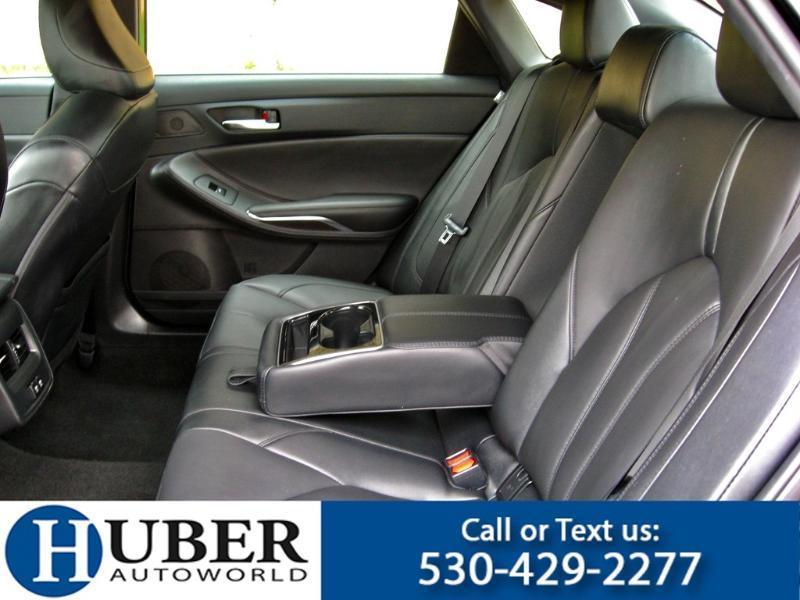 Toyota Avalon XLE 2019