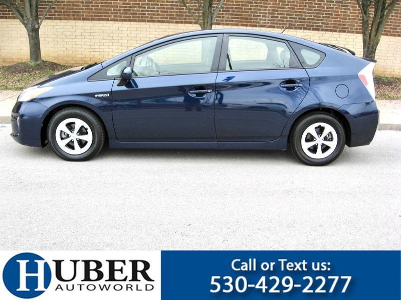 Toyota Prius Two 2015