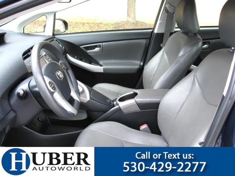 Toyota Prius Two 2015