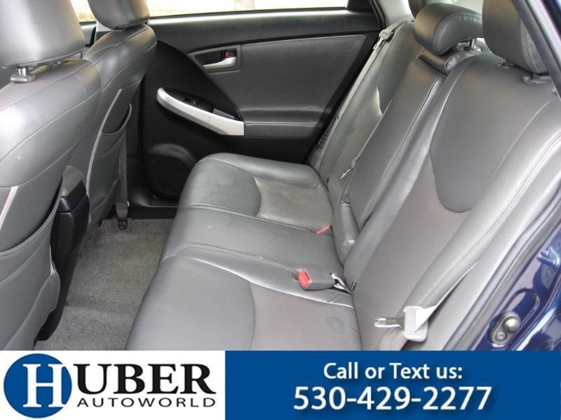 Toyota Prius Two 2015