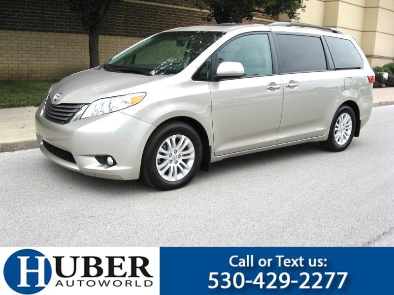 2017 Toyota Sienna XLE Premium 8-Passenger