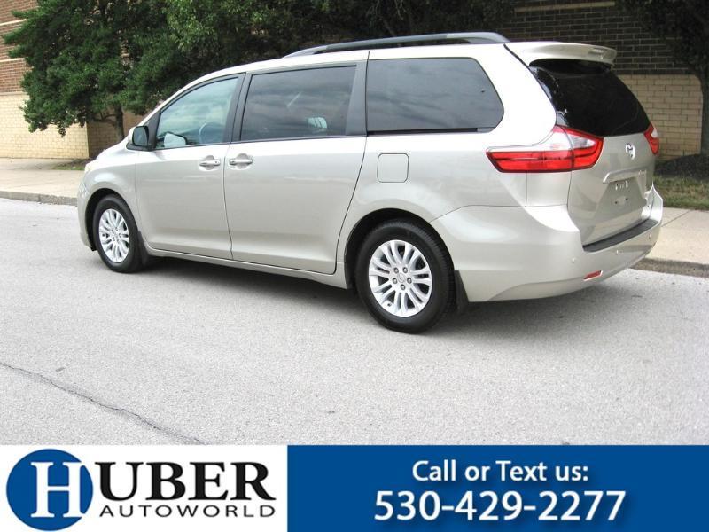 Toyota Sienna  2017
