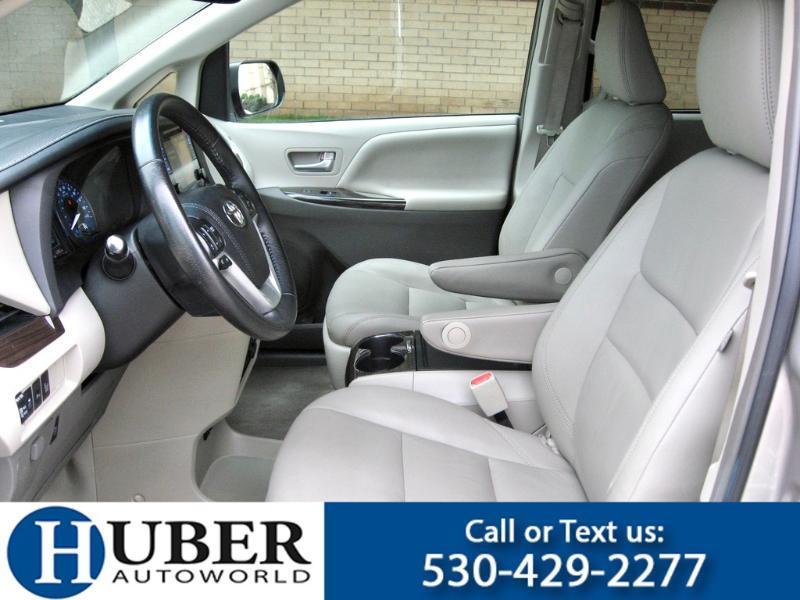 Toyota Sienna  2017