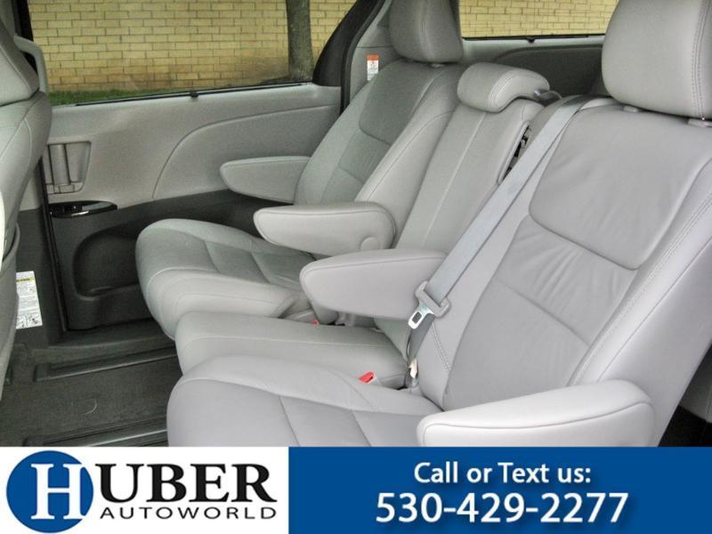 Toyota Sienna  2017