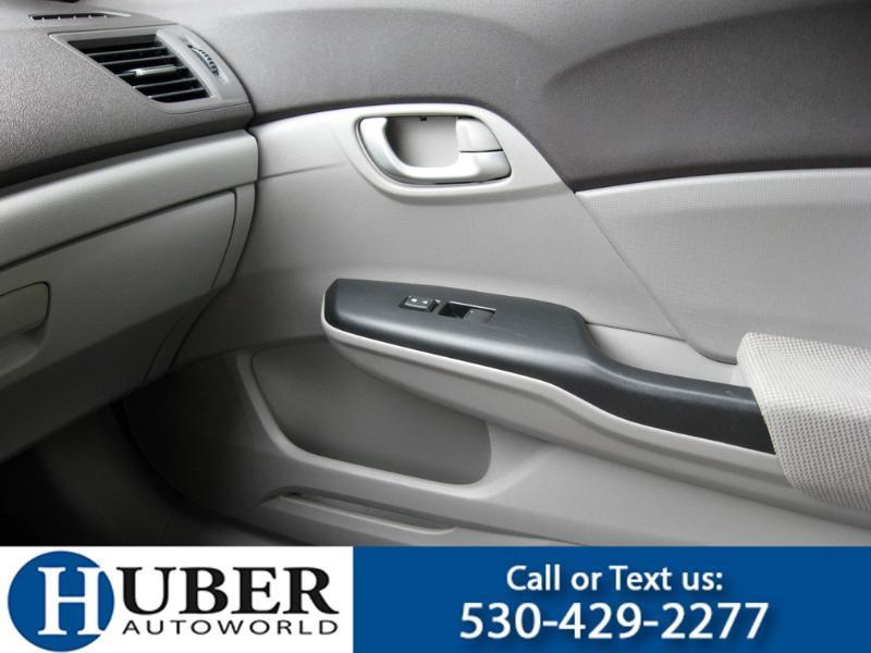 Honda Civic LX Sedan 5-Speed AT 2012