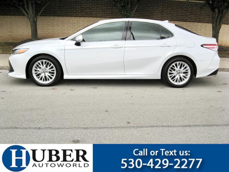 Toyota Camry Hybrid XLE 2020