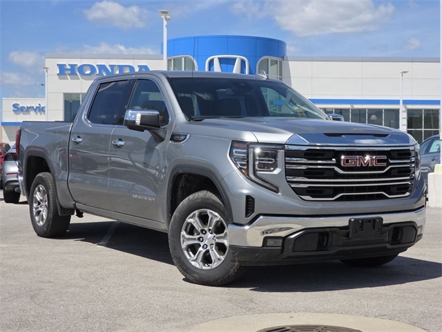 GMC Sierra 1500 SLT Crew Cab 4WD 2024