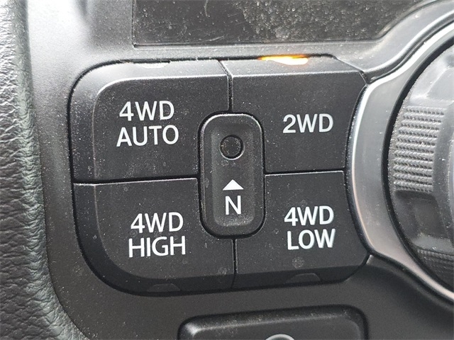 RAM 1500 Big Horn Crew Cab SWB 4WD 2020