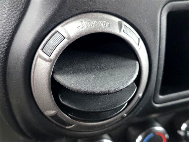 Jeep Wrangler Sport 4WD 2013