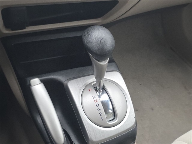 Honda Civic LX Sedan 5-Speed AT 2009