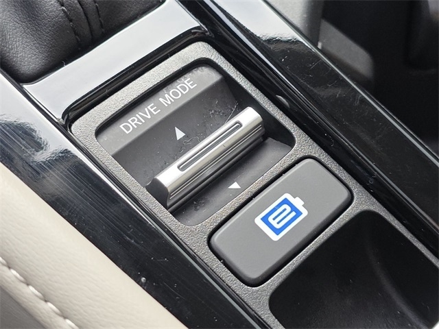 Honda Accord Touring Hybrid 2025