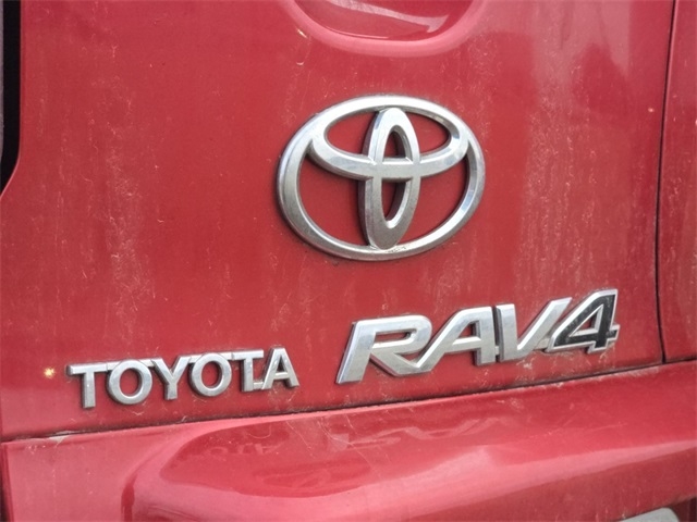 Toyota RAV4 Limited V6 4WD 2009