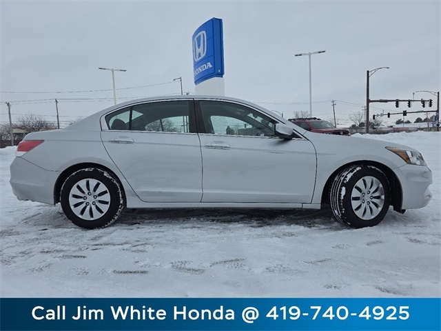 Honda Accord LX sedan AT 2012