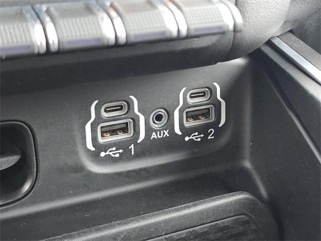 RAM 1500 Big Horn Quad Cab 4WD 2022