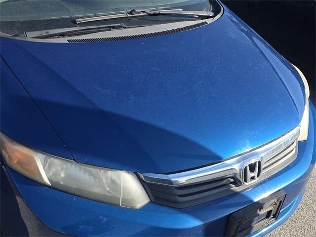 Honda Civic LX Sedan 5-Speed AT 2012