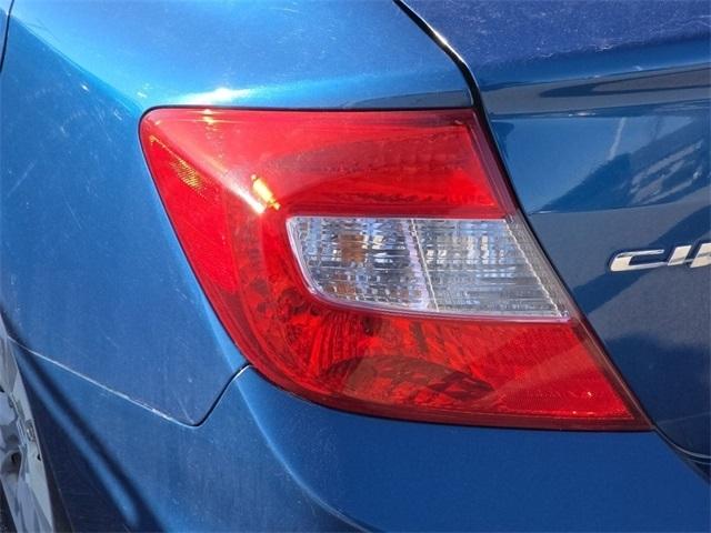 Honda Civic LX Sedan 5-Speed AT 2012