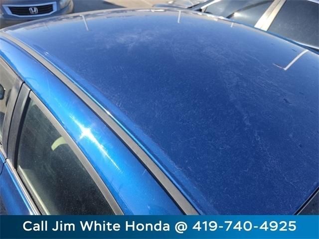 Honda Civic LX Sedan 5-Speed AT 2012