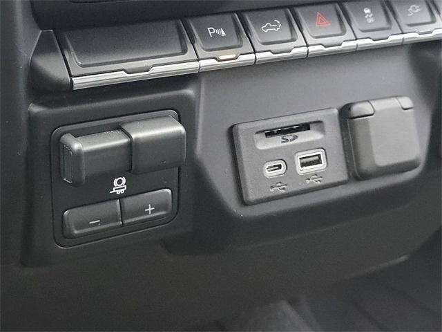 Chevrolet Silverado 3500HD LT Crew Cab 4WD 2020