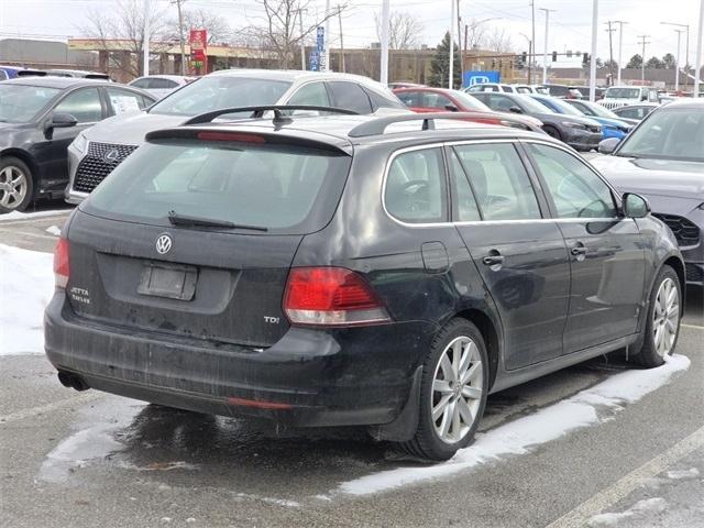 Volkswagen Jetta SportWagen 2.0L TDI 2011