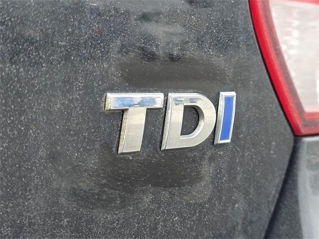 Volkswagen Jetta SportWagen 2.0L TDI 2011