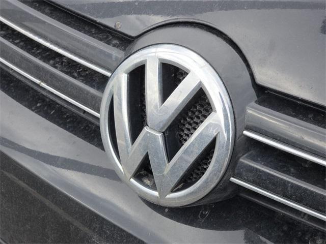 Volkswagen Jetta SportWagen 2.0L TDI 2011