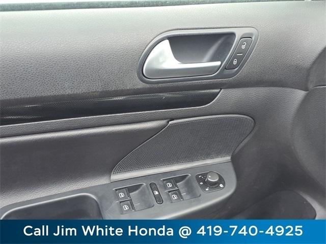 Volkswagen Jetta SportWagen 2.0L TDI 2011