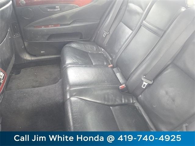 Lexus LS 460 L Luxury Sedan AWD 2011