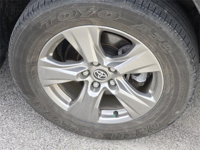 Toyota RAV4 Hybrid XLE 2023