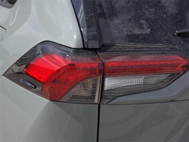 Toyota RAV4 Hybrid XLE 2023