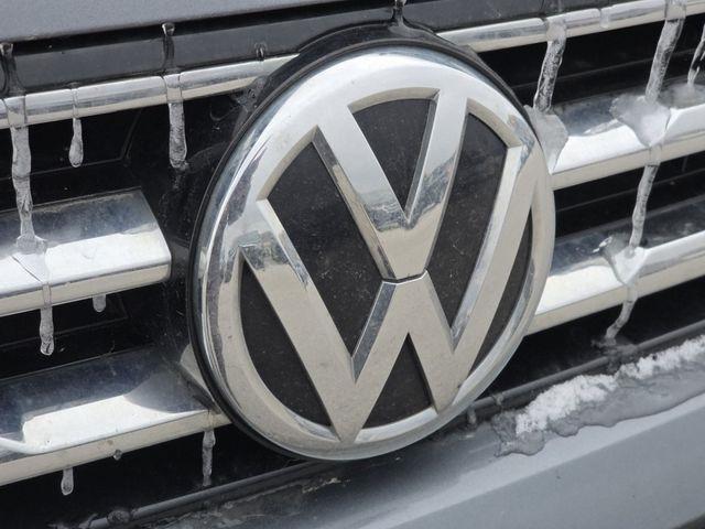 Volkswagen Tiguan S 2018