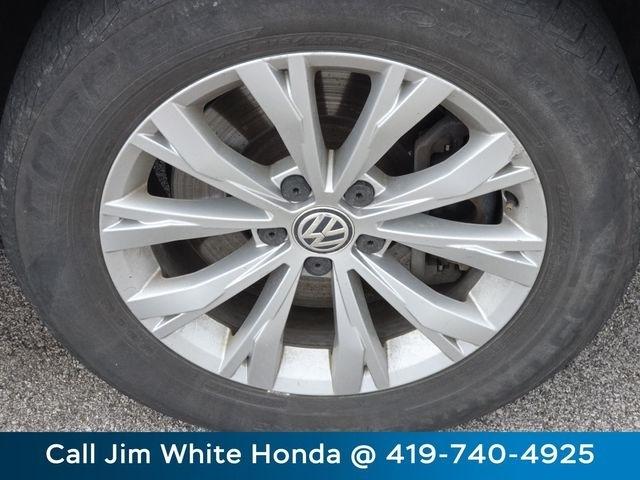 Volkswagen Tiguan S 2018