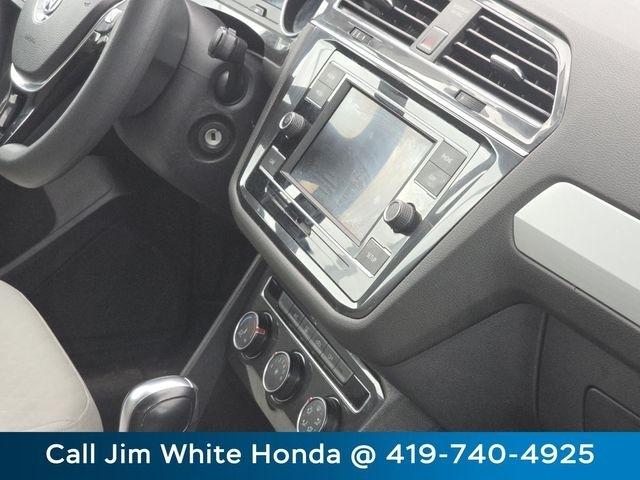 Volkswagen Tiguan S 2018