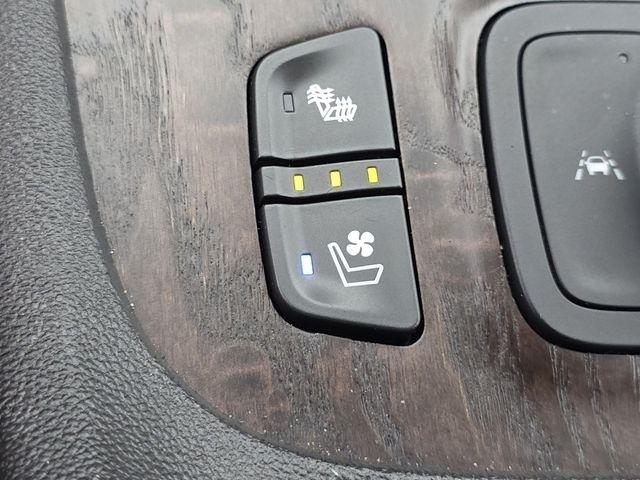 GMC Acadia Denali AWD 2022