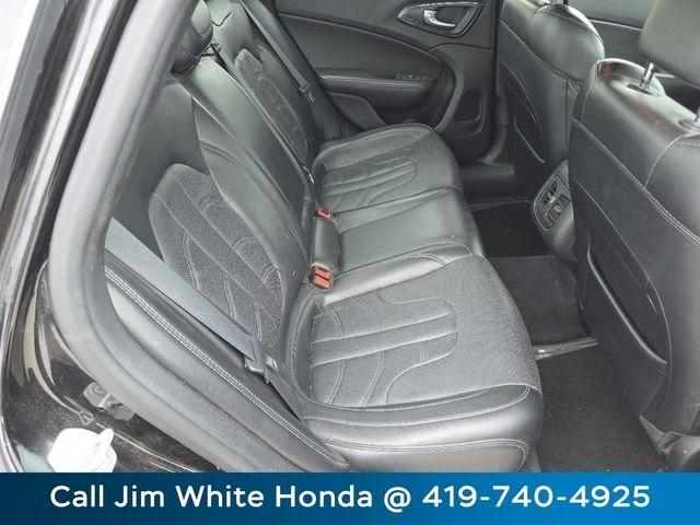 Chrysler 200 S AWD 2015