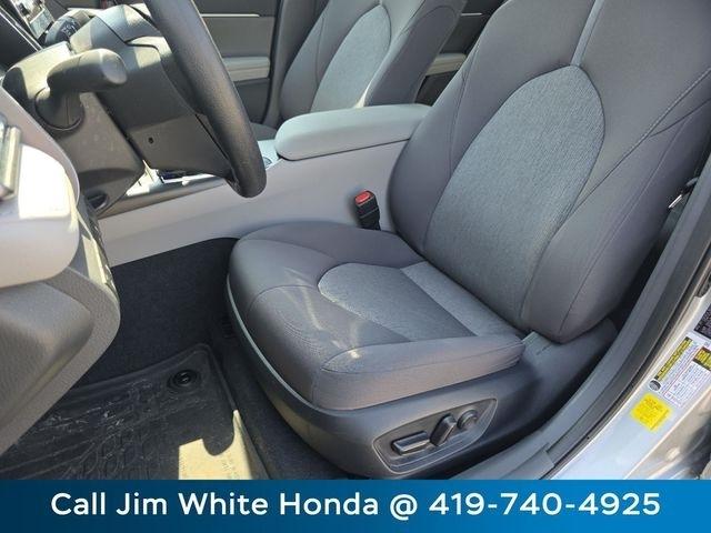 Toyota Camry Hybrid LE 2024