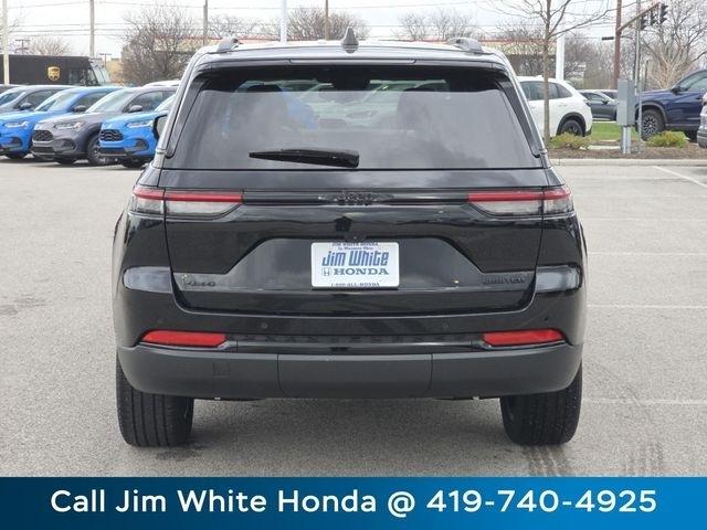 Jeep Grand Cherokee Limited 4WD 2023