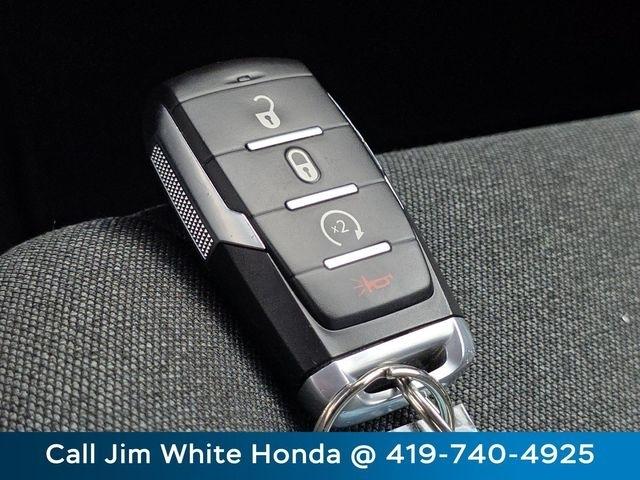 RAM 1500 Big Horn Crew Cab SWB 4WD 2020